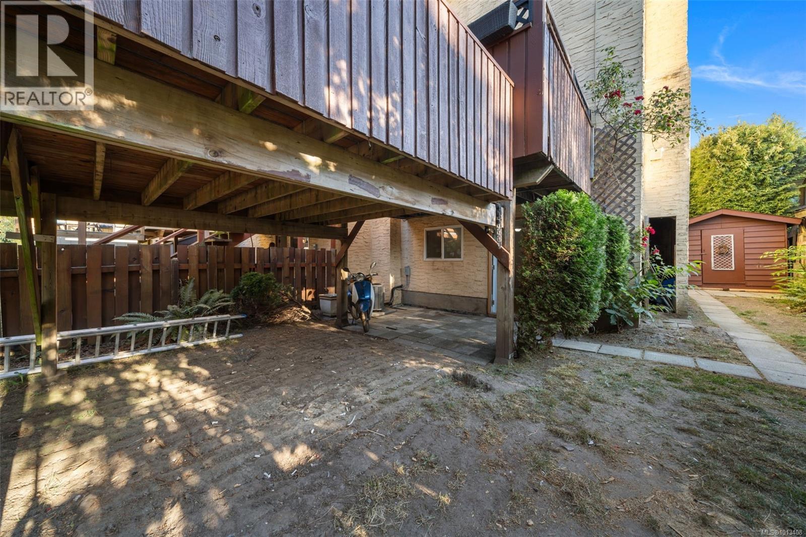1 1164 Palmer Rd, Saanich