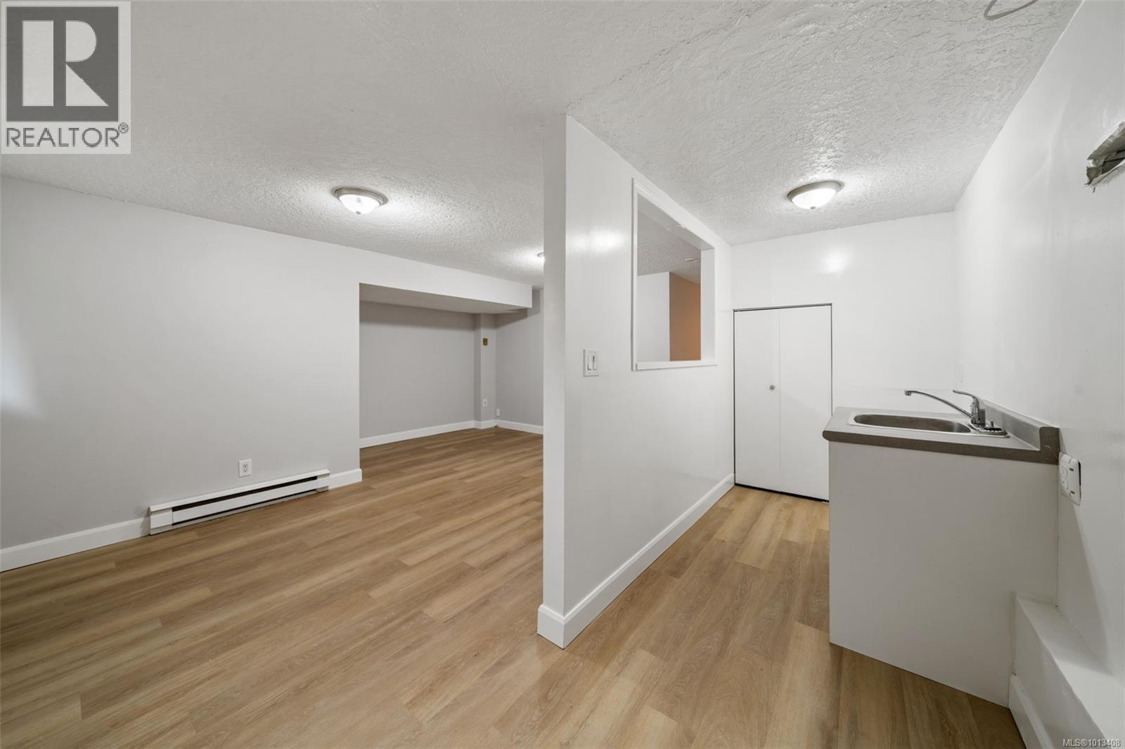 1 1164 Palmer Rd, Saanich