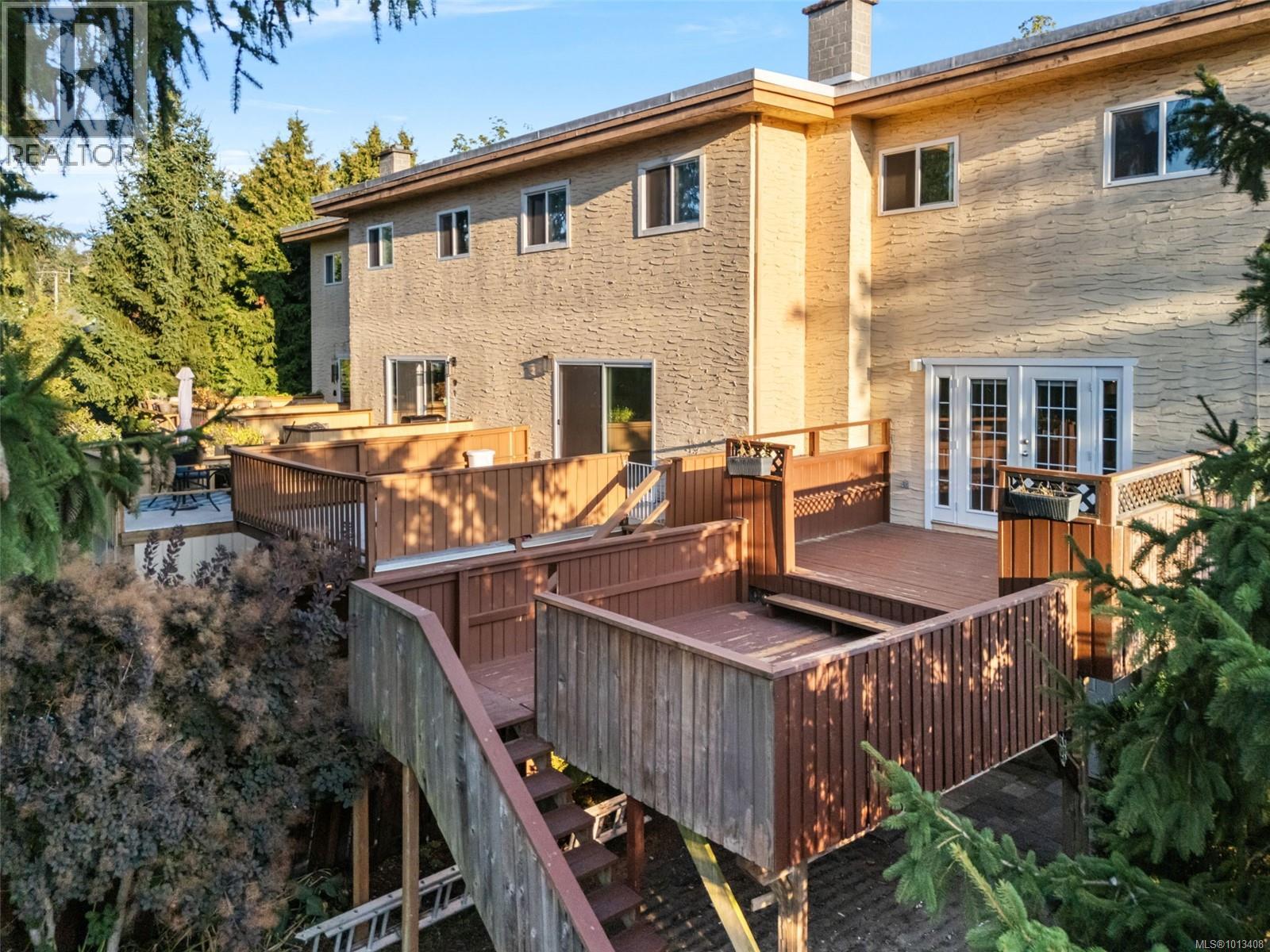 1 1164 Palmer Rd, Saanich