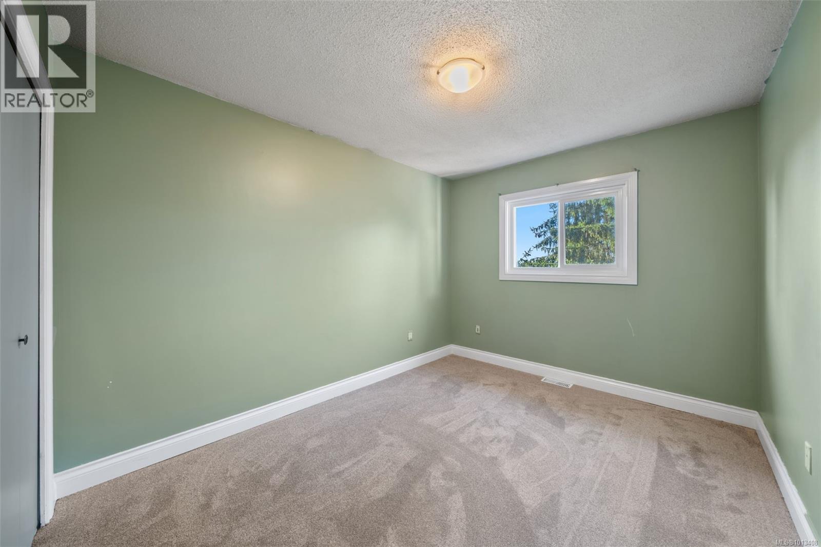 1 1164 Palmer Rd, Saanich