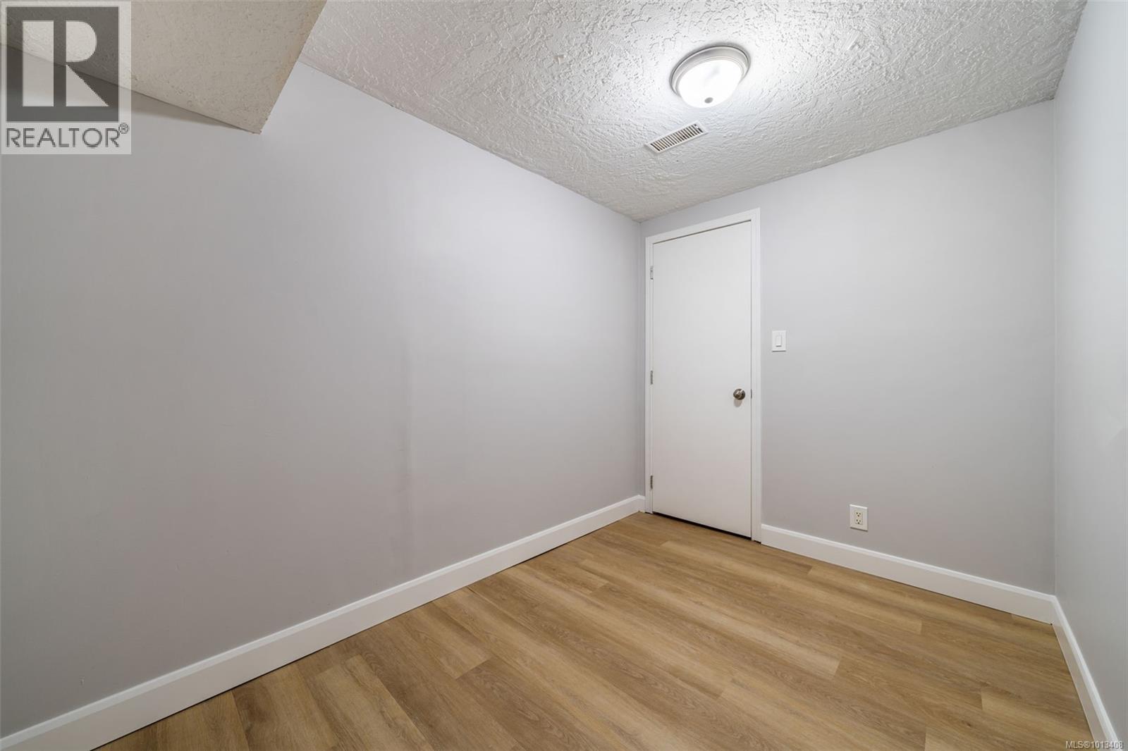 1 1164 Palmer Rd, Saanich
