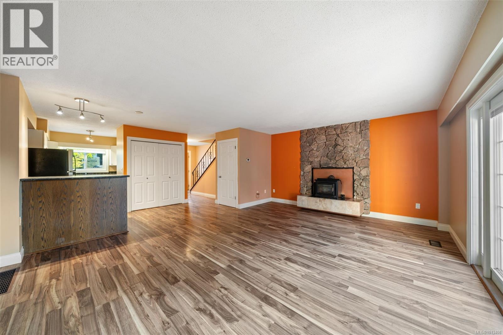 1 1164 Palmer Rd, Saanich