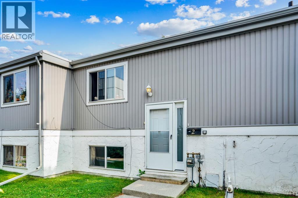 Single Family House Bi-level for Sale in   Huntsville Crescent NW Huntington Hills Calgary 