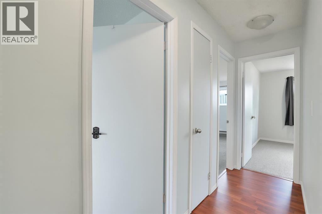 Single Family House Bi-level for Sale in   Huntsville Crescent NW Huntington Hills Calgary 