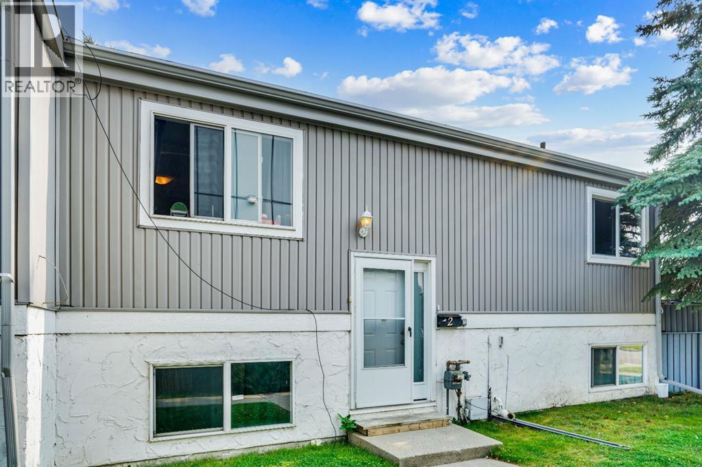 Single Family House Bi-level for Sale in   Huntsville Crescent NW Huntington Hills Calgary 