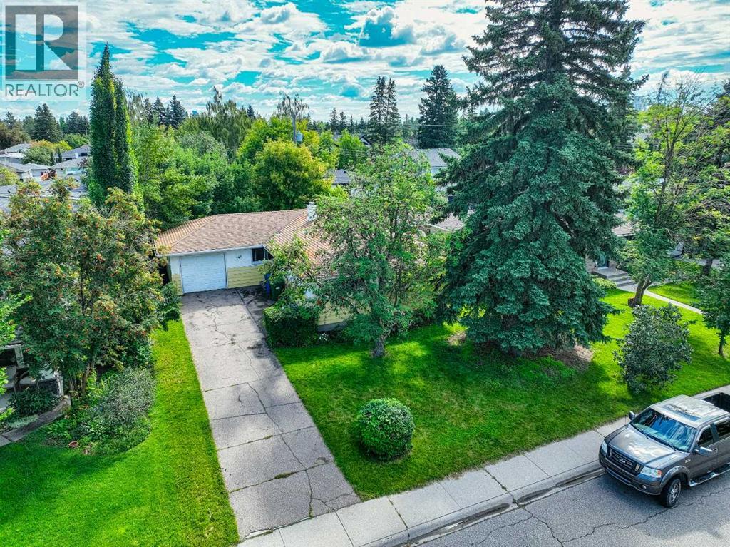 Single Family House Bungalow for Sale in  Wedgewood Drive SW Wildwood Calgary 