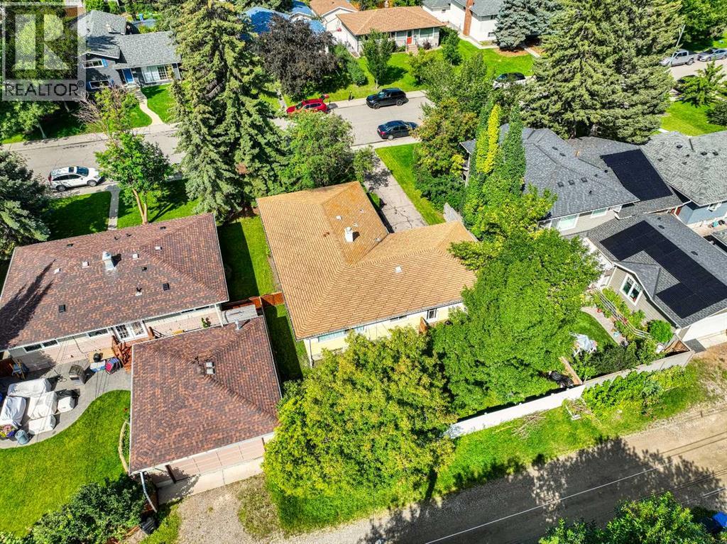 Single Family House Bungalow for Sale in  Wedgewood Drive SW Wildwood Calgary 