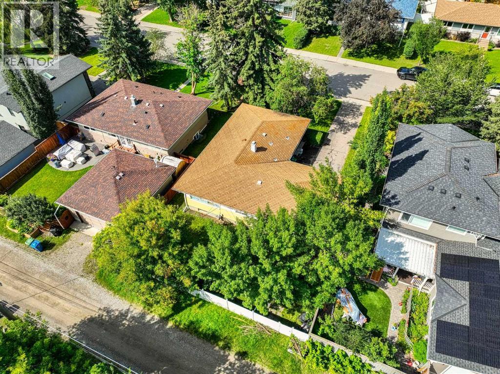 Single Family House Bungalow for Sale in  Wedgewood Drive SW Wildwood Calgary 