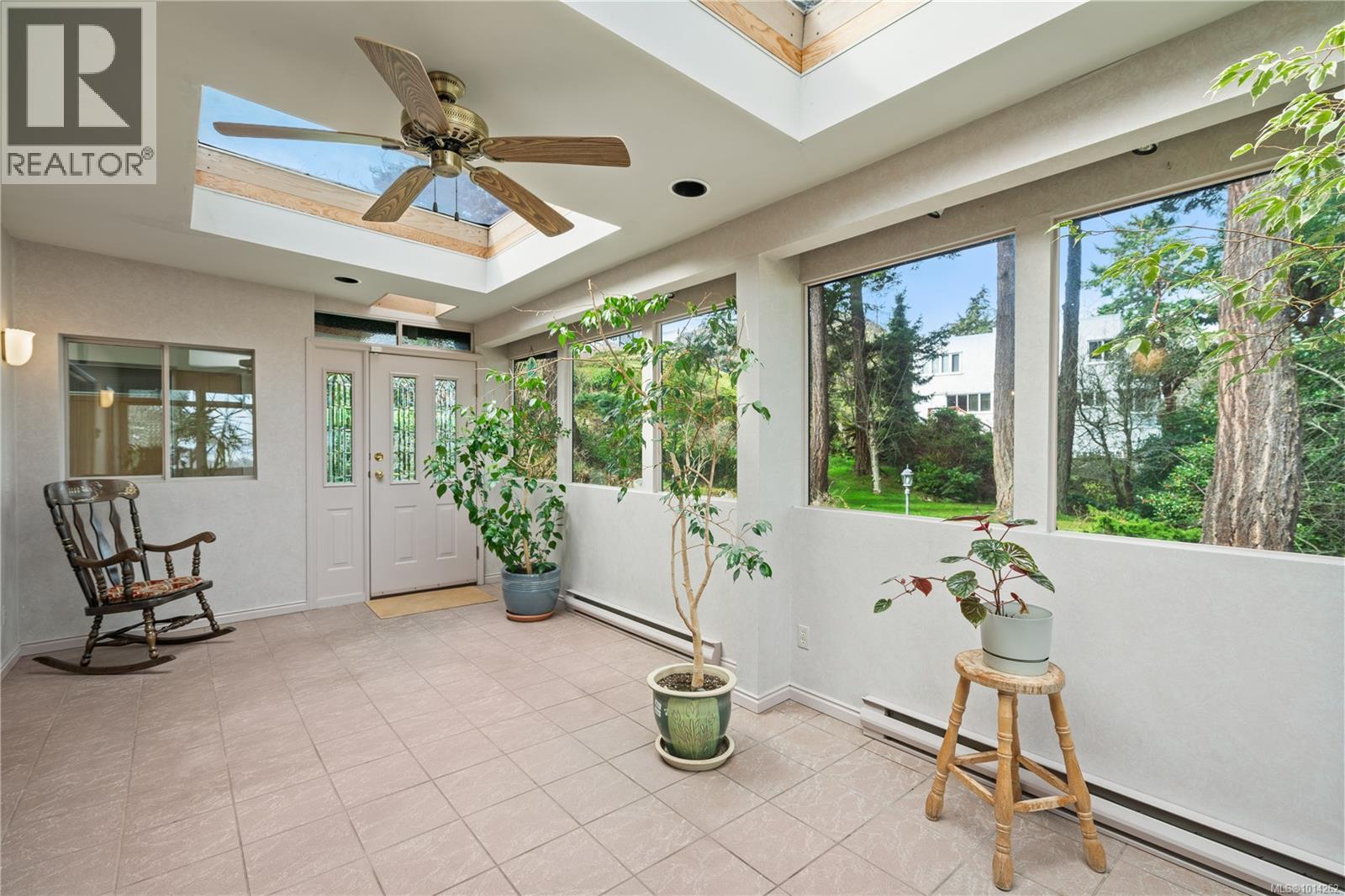 52 Sylvan Lane, Oak Bay