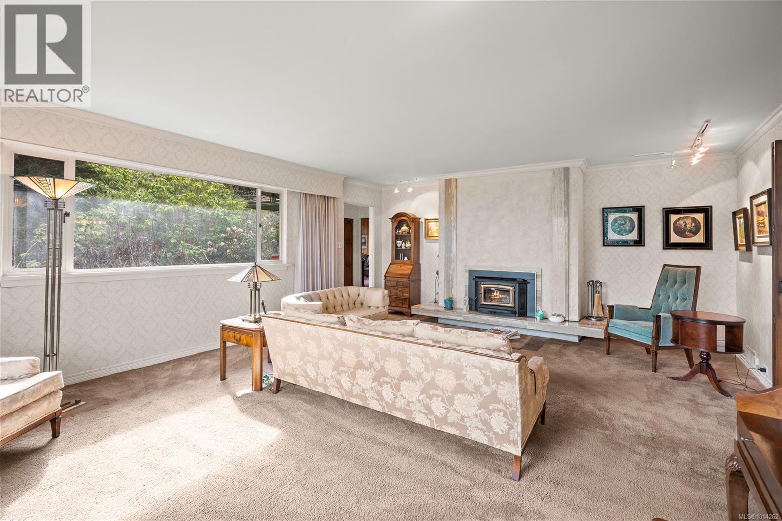 52 Sylvan Lane, Oak Bay