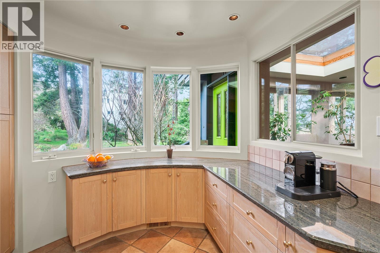 52 Sylvan Lane, Oak Bay