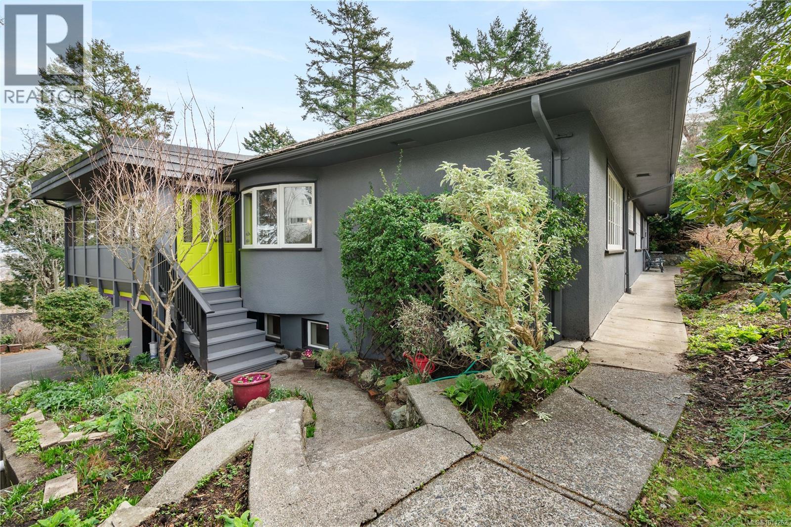 52 Sylvan Lane, Oak Bay
