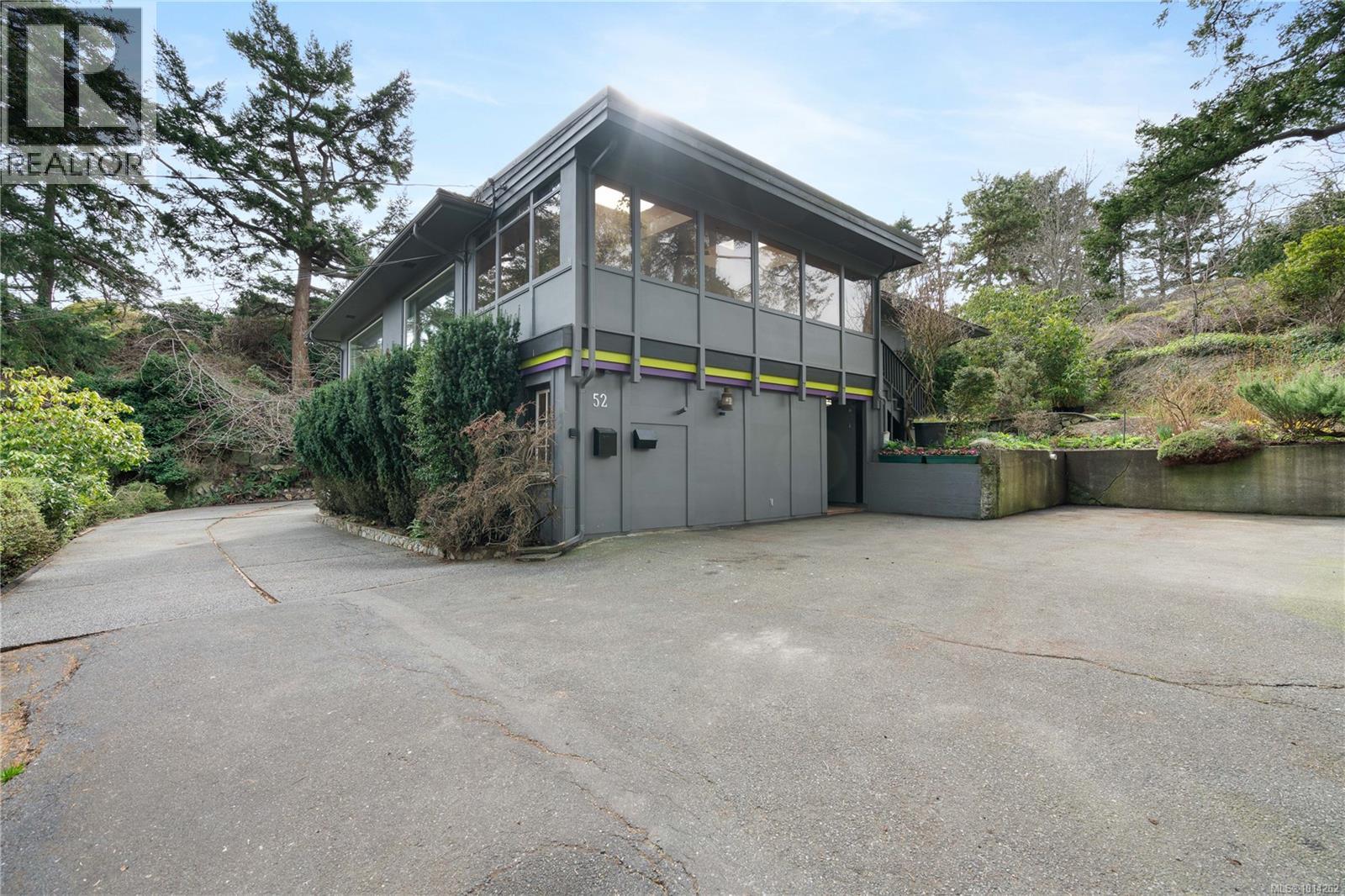 52 Sylvan Lane, Oak Bay