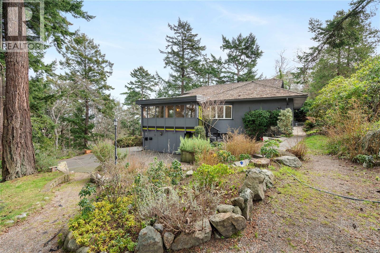 52 Sylvan Lane, Oak Bay