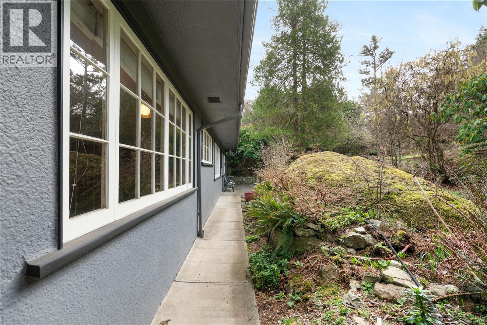 52 Sylvan Lane, Oak Bay