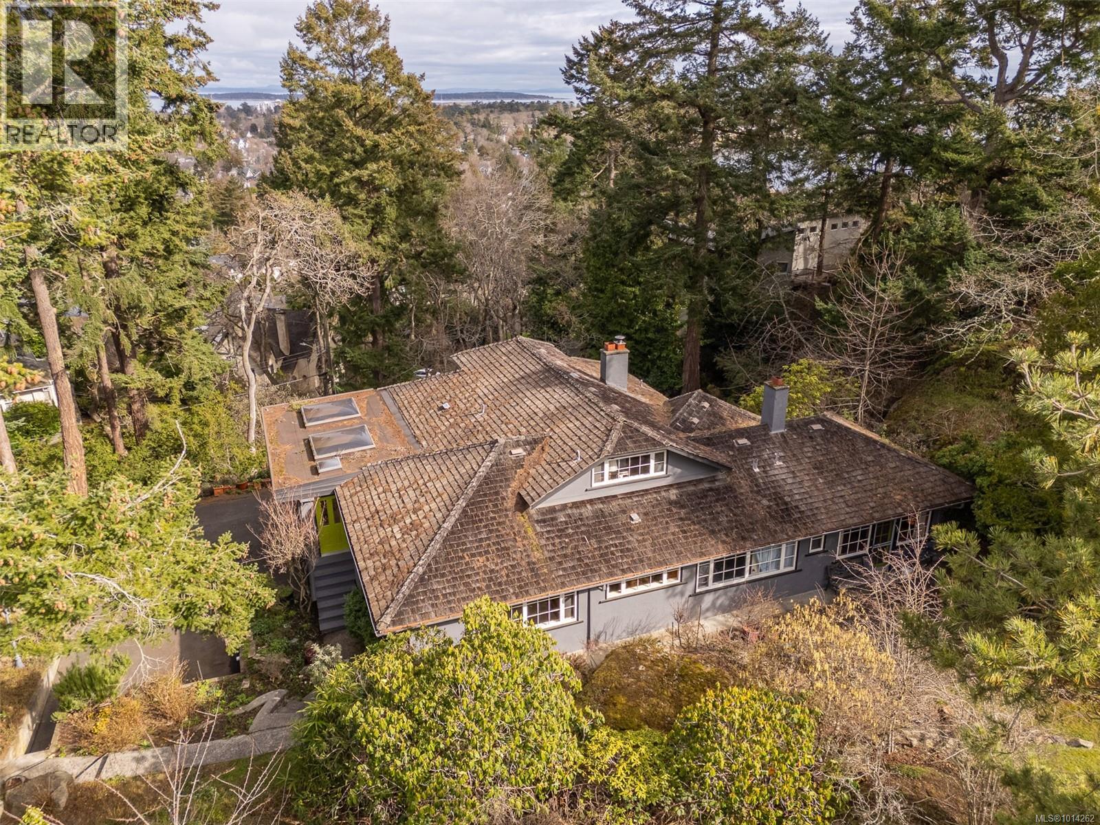 52 Sylvan Lane, Oak Bay