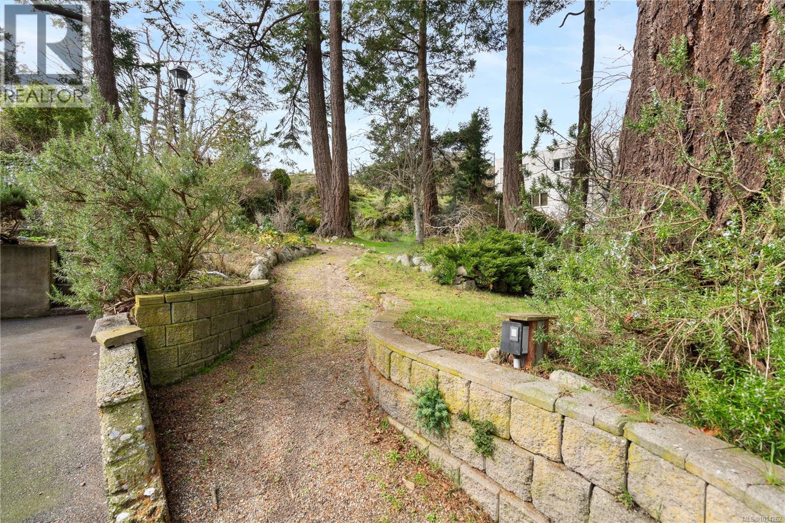 52 Sylvan Lane, Oak Bay