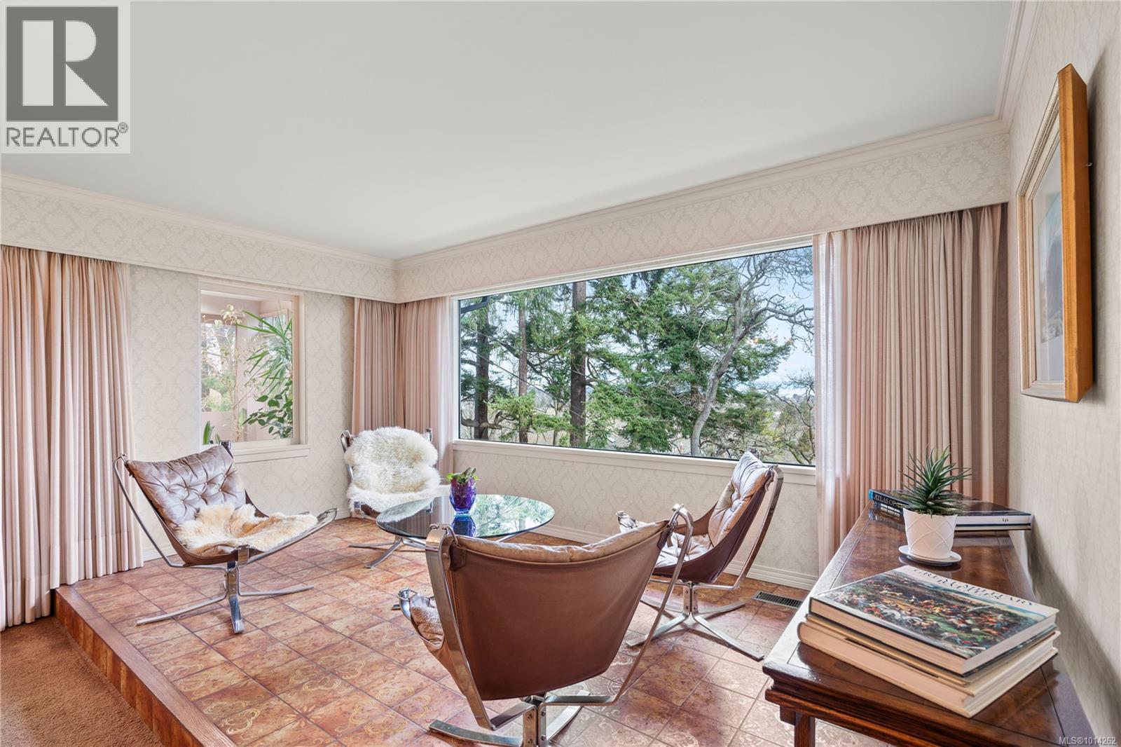 52 Sylvan Lane, Oak Bay