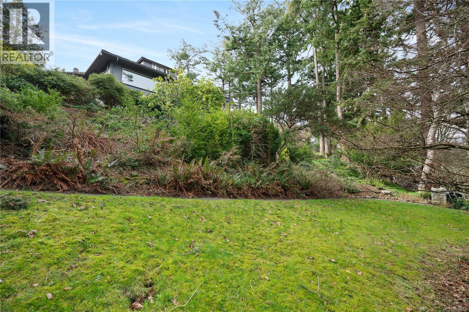 52 Sylvan Lane, Oak Bay