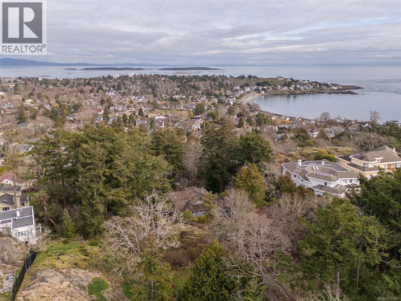 52 Sylvan Lane, Oak Bay