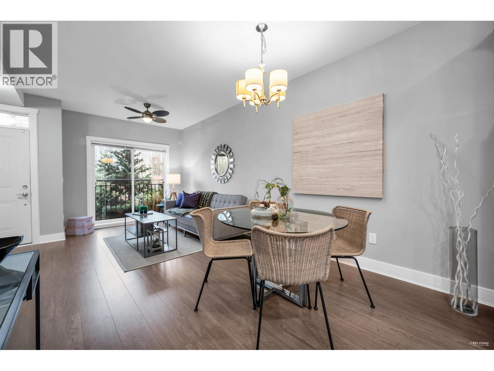 202 828 ROYAL AVENUE, New Westminster