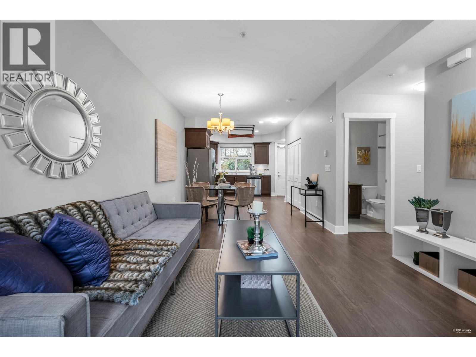 202 828 ROYAL AVENUE, New Westminster