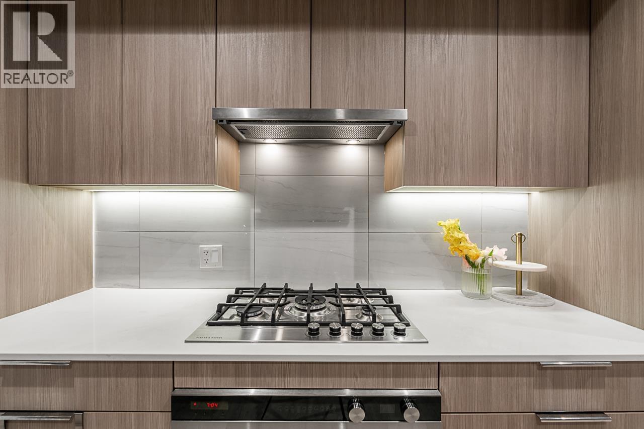 2704 1401 HUNTER STREET, North Vancouver