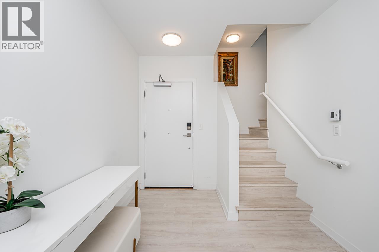 2704 1401 HUNTER STREET, North Vancouver