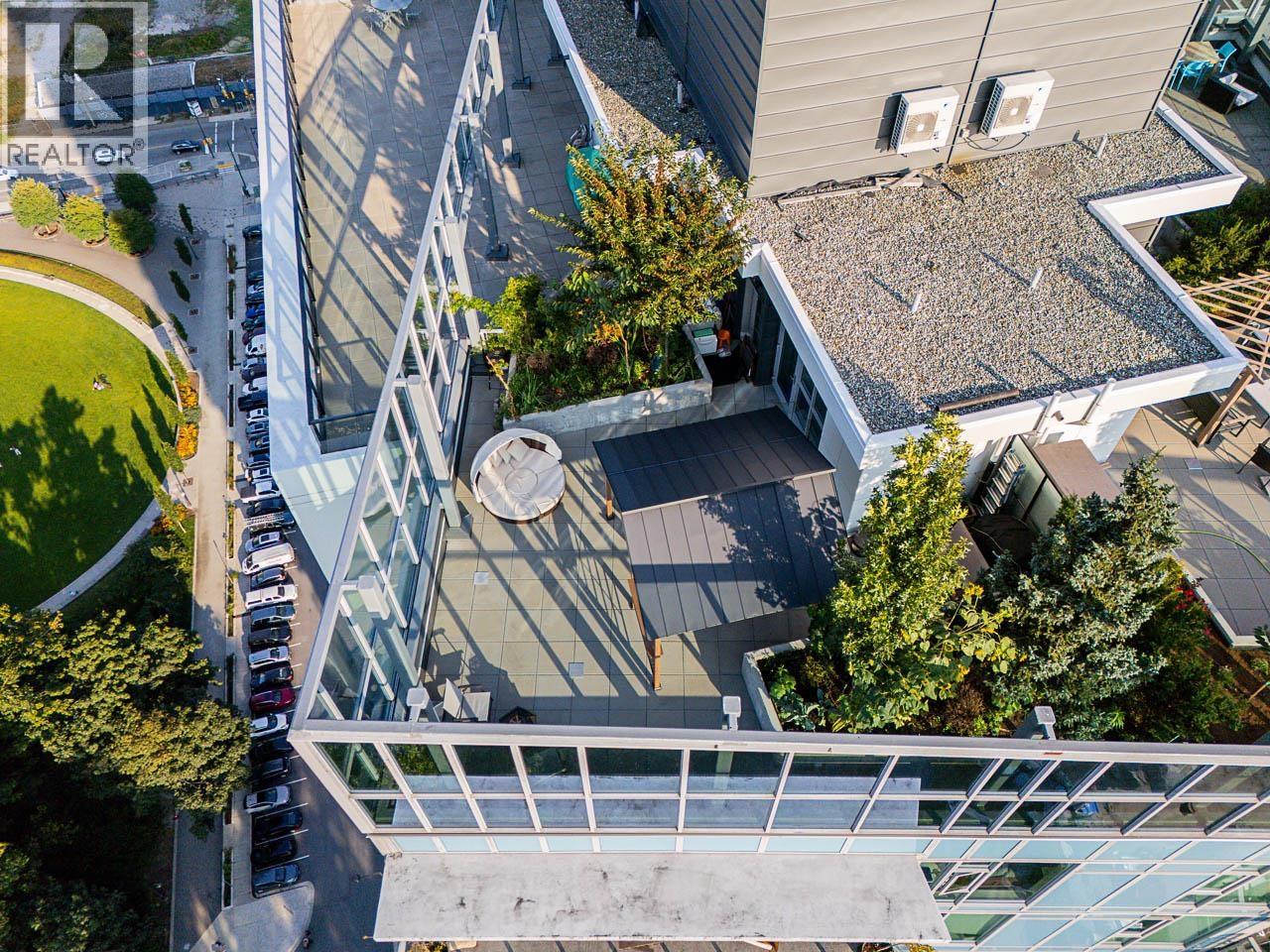 2704 1401 HUNTER STREET, North Vancouver