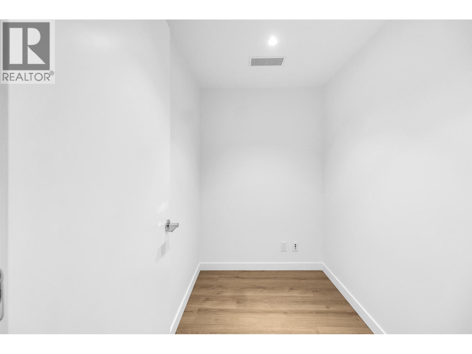 614 1500 FERN STREET, North Vancouver