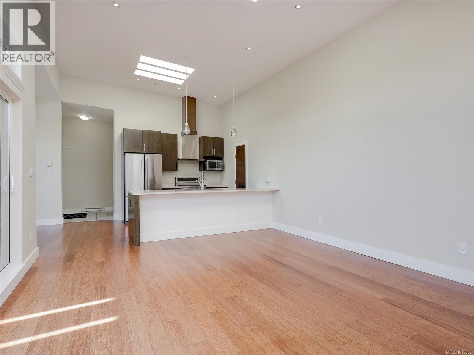 302 6981 East Saanich Rd, Central Saanich