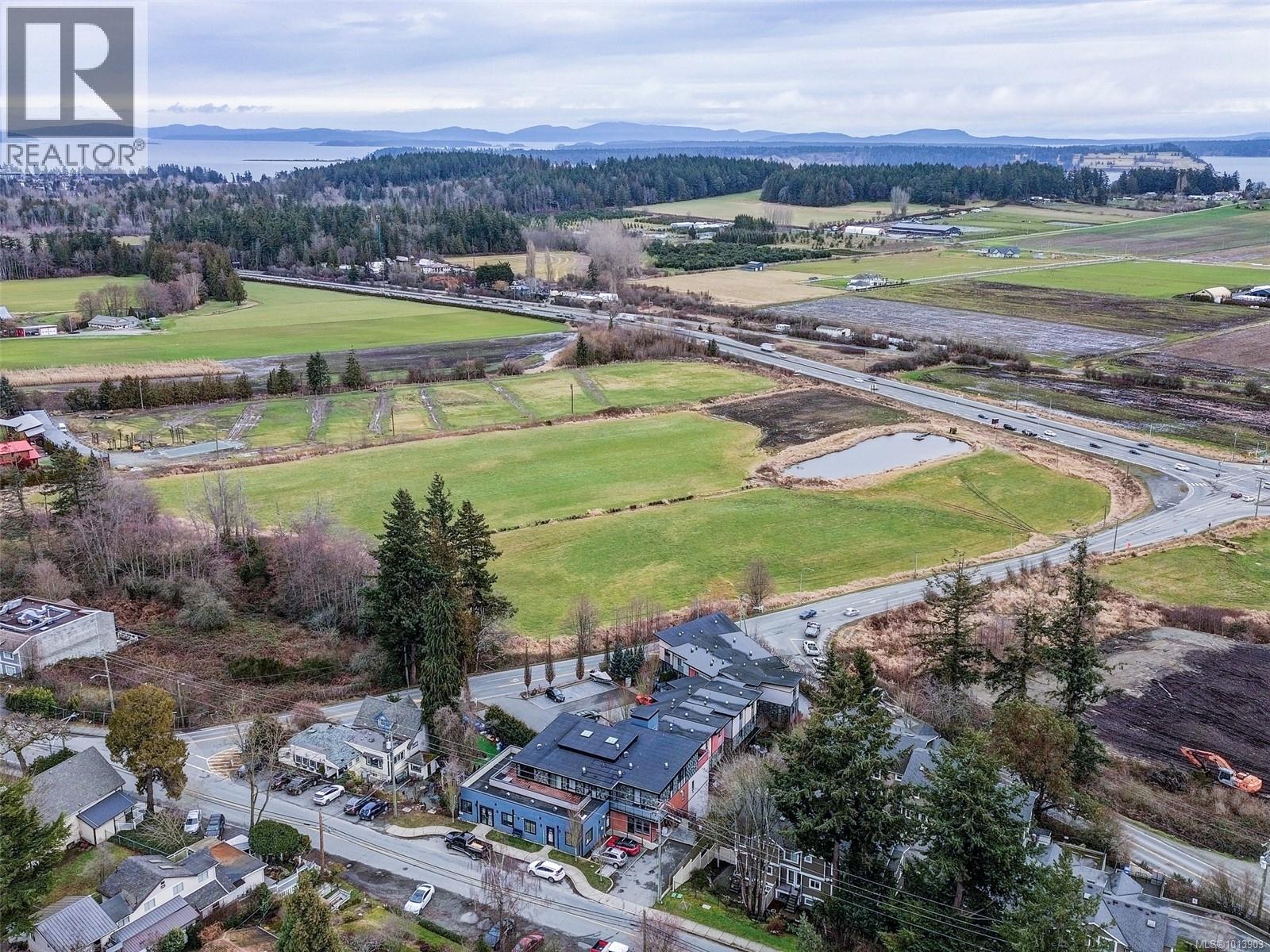 302 6981 East Saanich Rd, Central Saanich