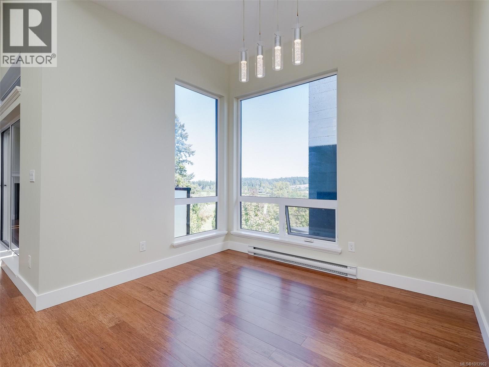 302 6981 East Saanich Rd, Central Saanich