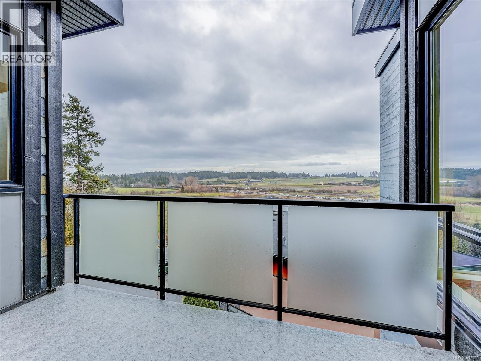 302 6981 East Saanich Rd, Central Saanich