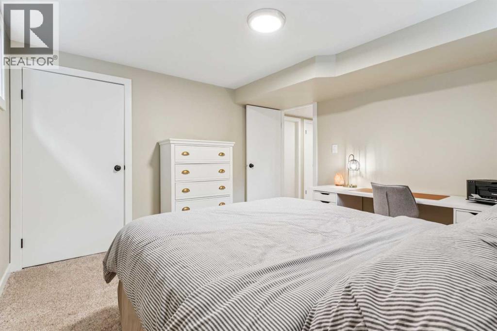 Single Family House Bungalow for Sale in  Macewan Ridge Place NW MacEwan Glen Calgary 