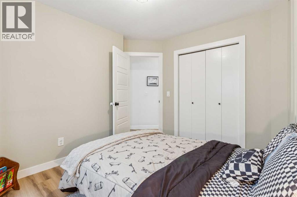 Single Family House Bungalow for Sale in  Macewan Ridge Place NW MacEwan Glen Calgary 