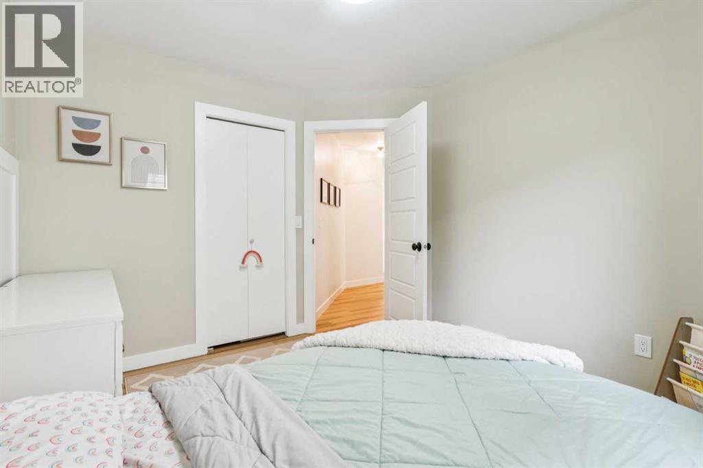 Single Family House Bungalow for Sale in  Macewan Ridge Place NW MacEwan Glen Calgary 