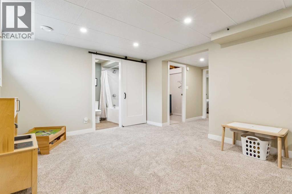 Single Family House Bungalow for Sale in  Macewan Ridge Place NW MacEwan Glen Calgary 