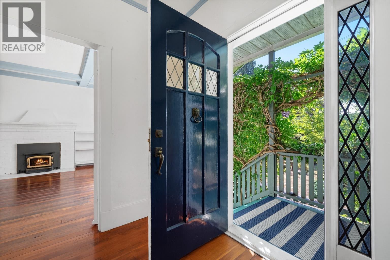 1376 11TH STREET, West Vancouver