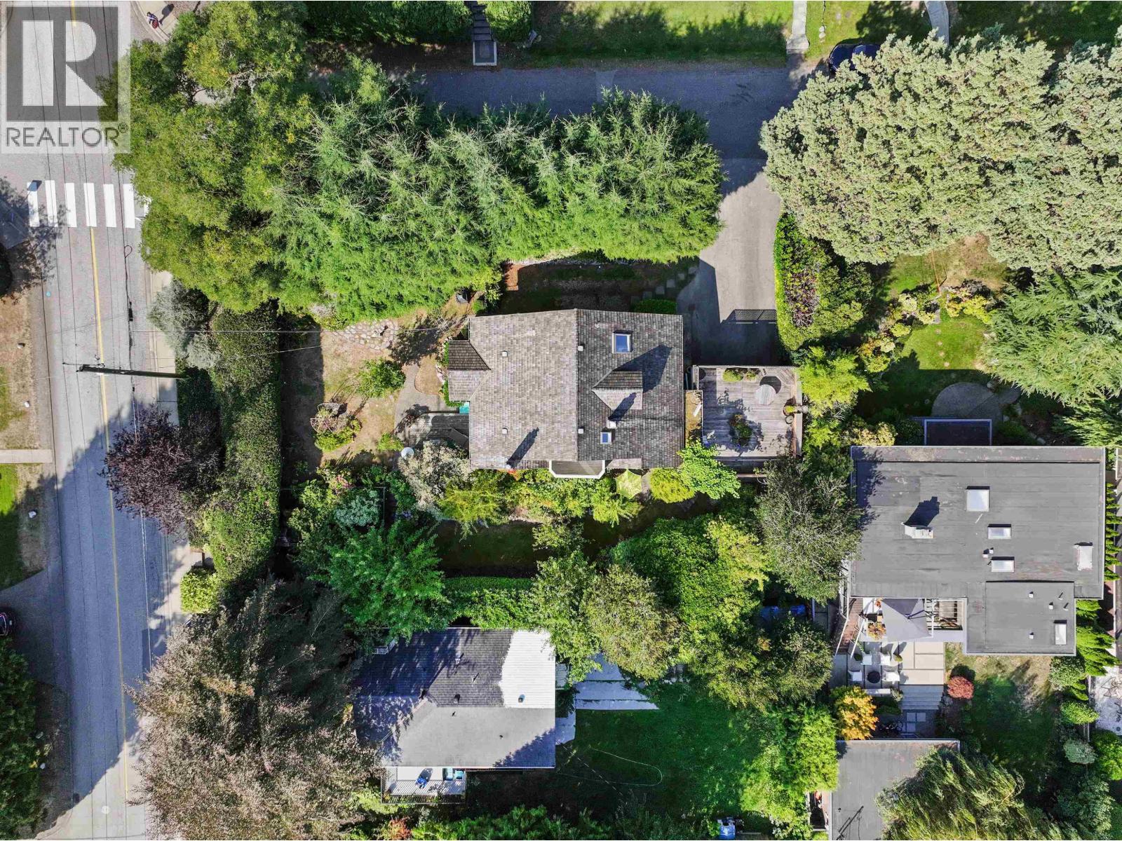 1376 11TH STREET, West Vancouver