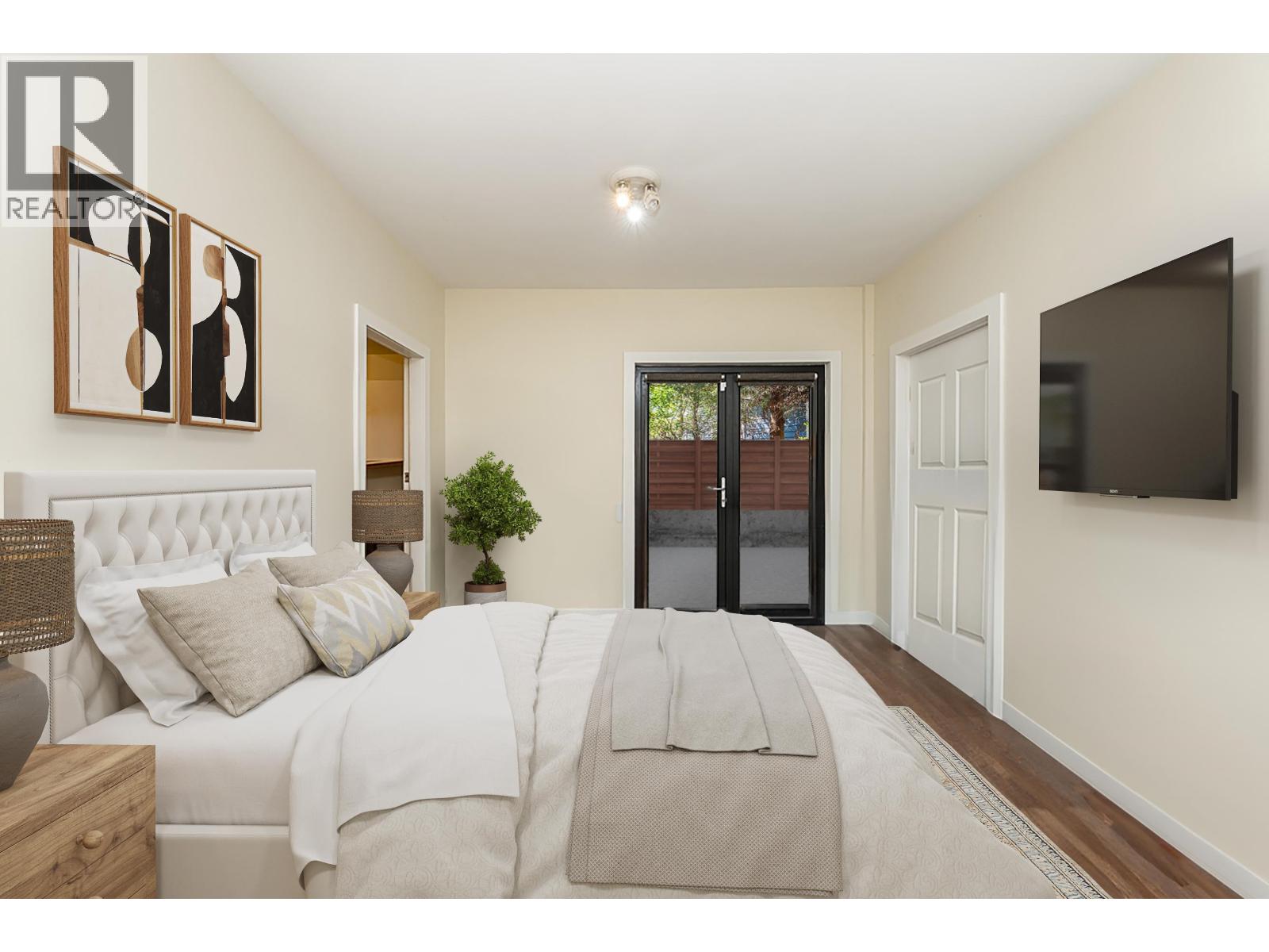 920 ADDERLEY STREET, North Vancouver