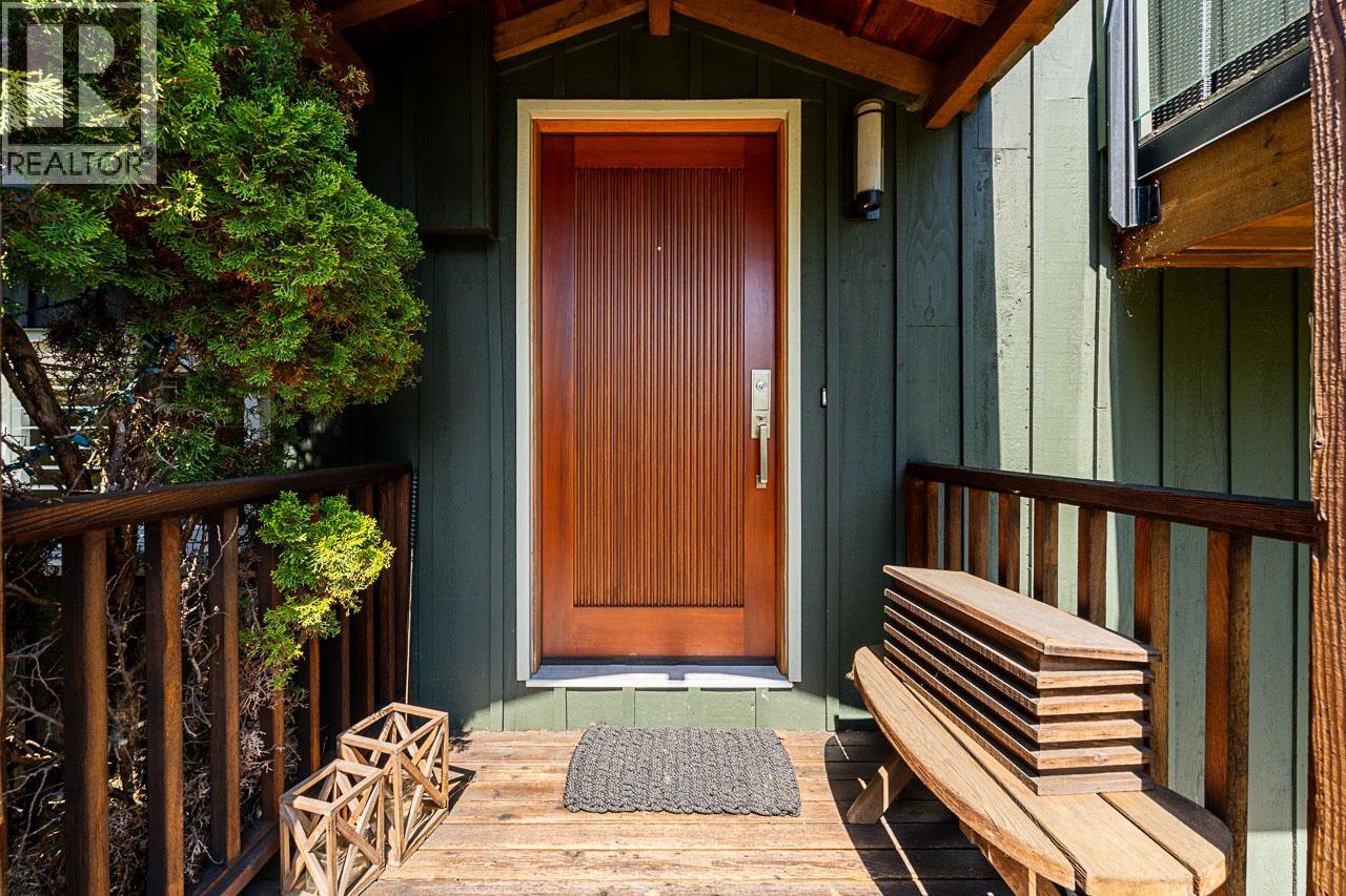 920 ADDERLEY STREET, North Vancouver