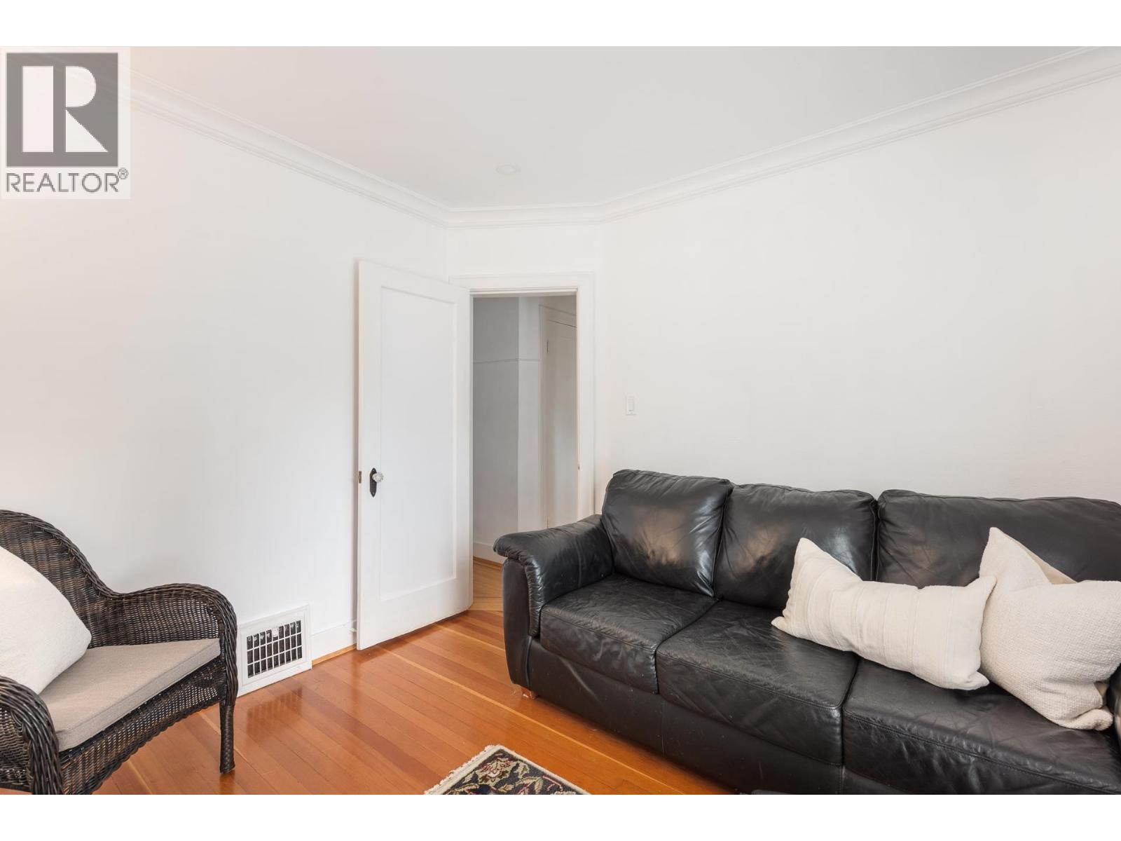 438 4TH STREET, New Westminster