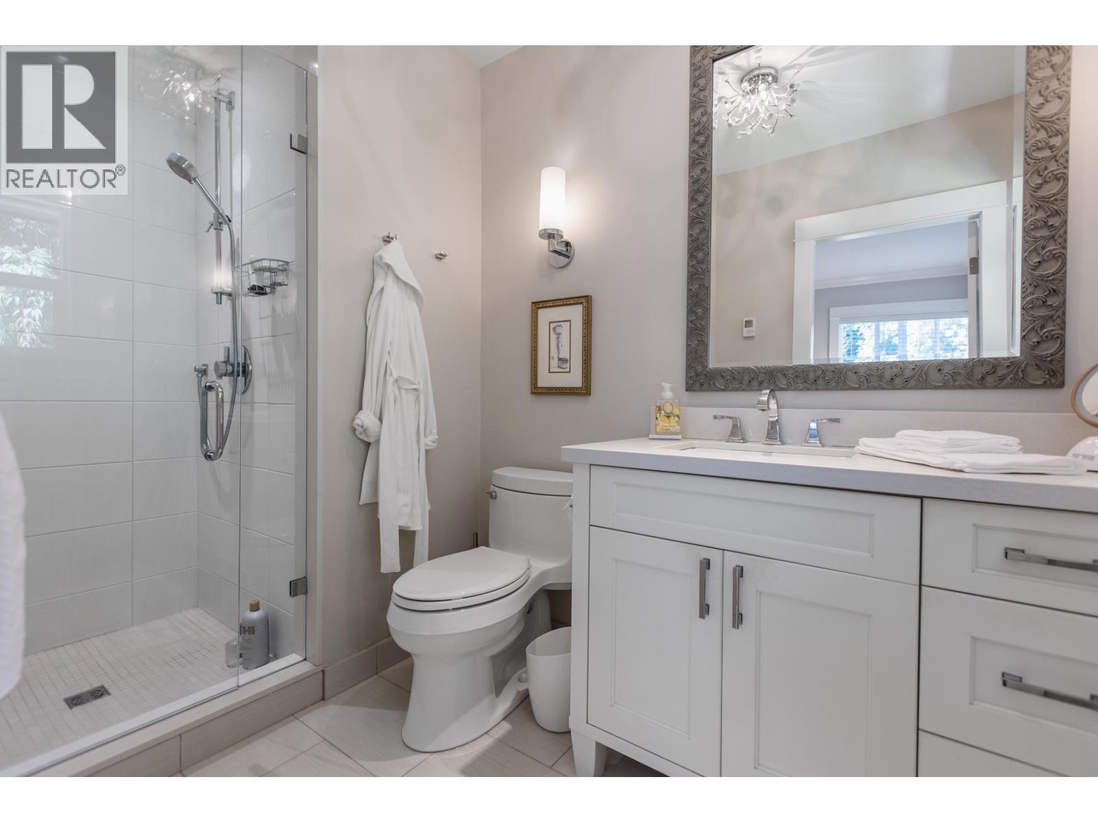 3420 ROCKVIEW PLACE, West Vancouver