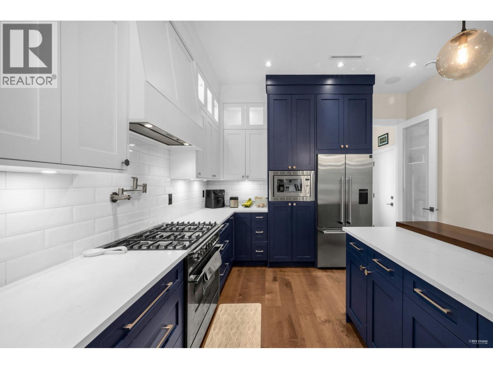 929 FOURTH STREET, New Westminster