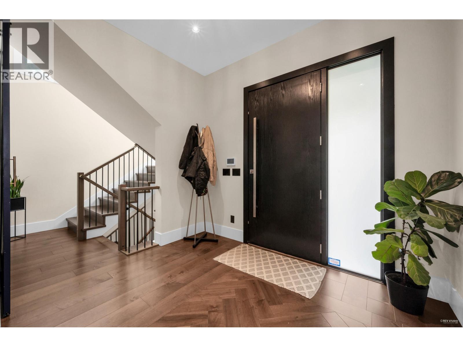 929 FOURTH STREET, New Westminster
