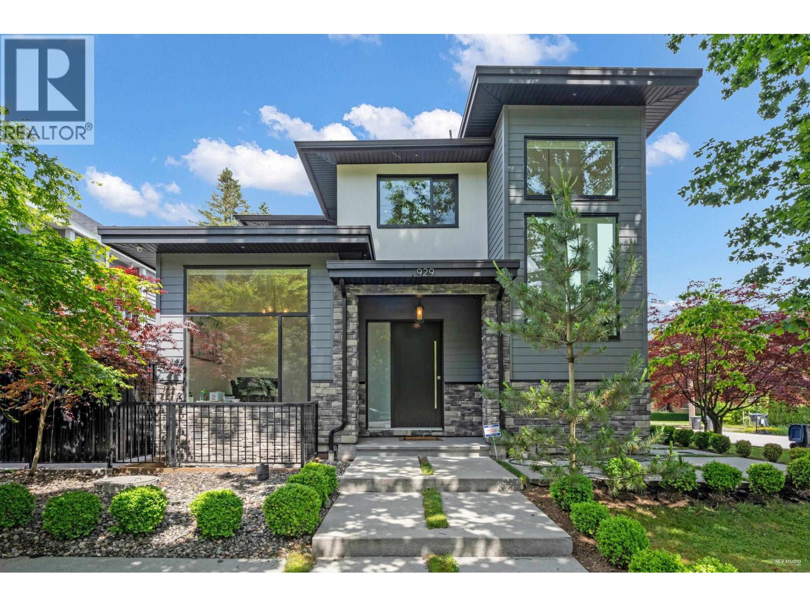 929 FOURTH STREET, New Westminster