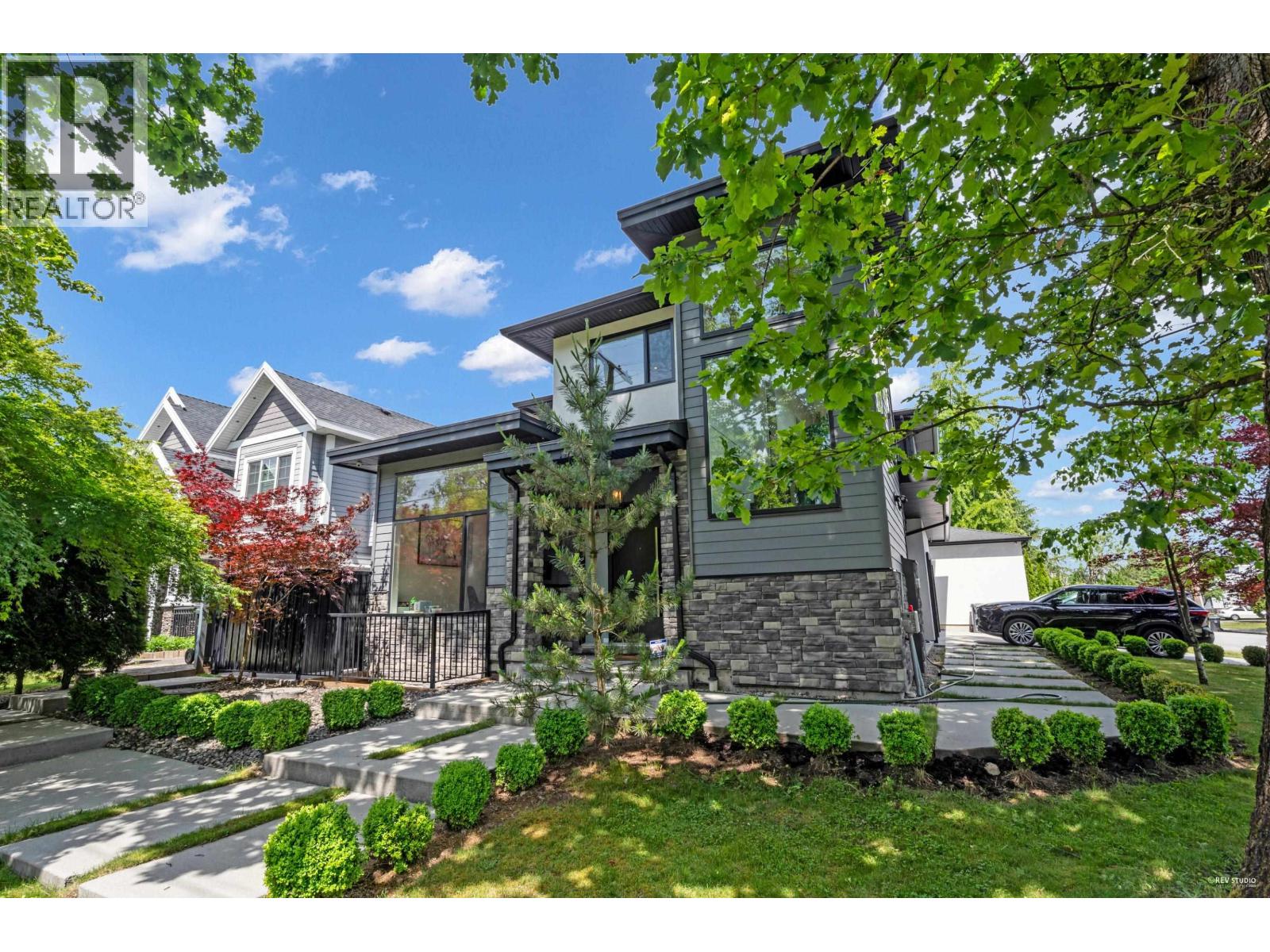 929 FOURTH STREET, New Westminster