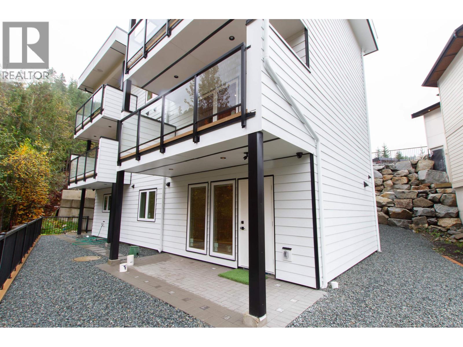 39 3385 MAMQUAM ROAD, Squamish