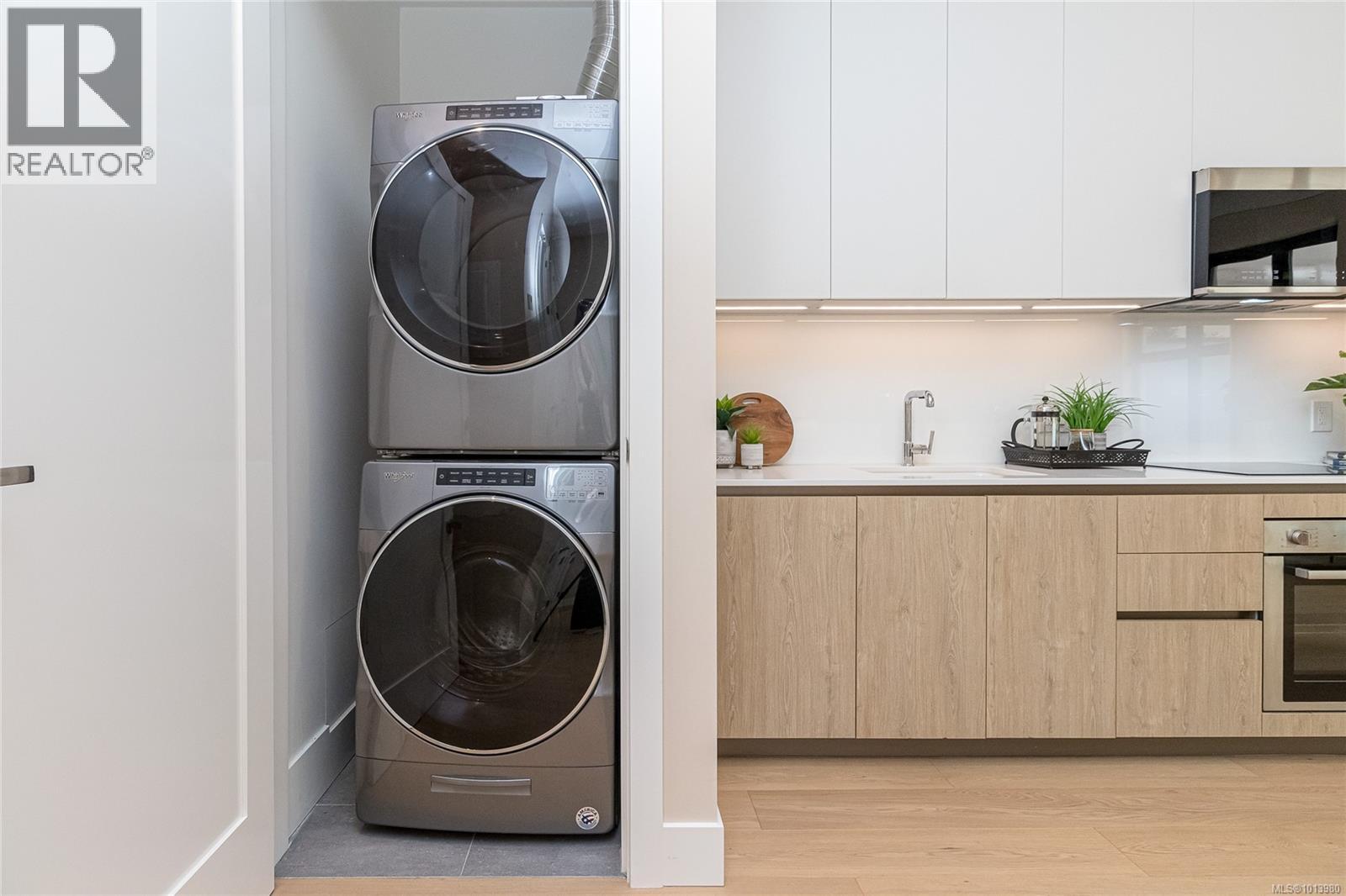 314 521 Courtney St, Victoria